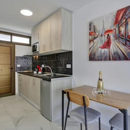 Appartamento Sea Views Modern Estudio Olimpia Near The *