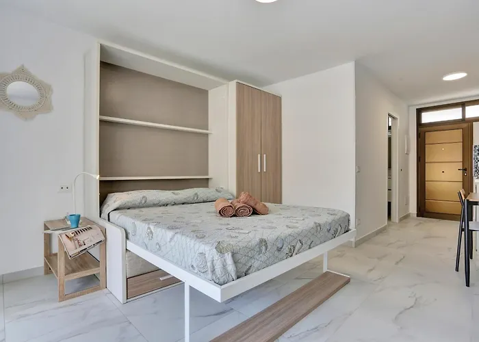 Sea Views Modern Estudio Olimpia Near The 아파트 아데제